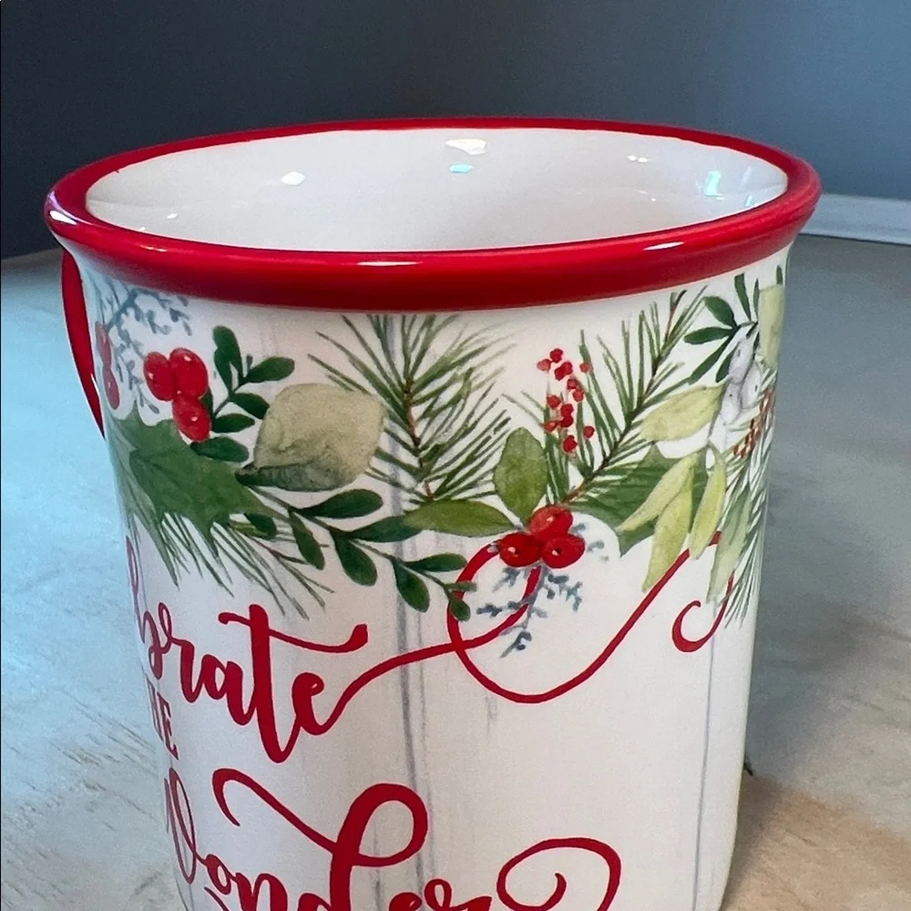 NWOT Festive Red and Green Holiday Mug 8 oz